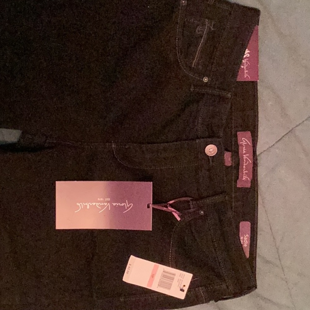 NWT Gloria Vanderbilt Sadie Modern FitJeans size 10P